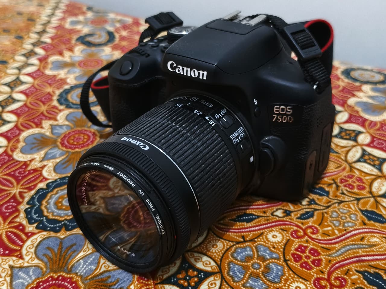 Canon EOS 750D